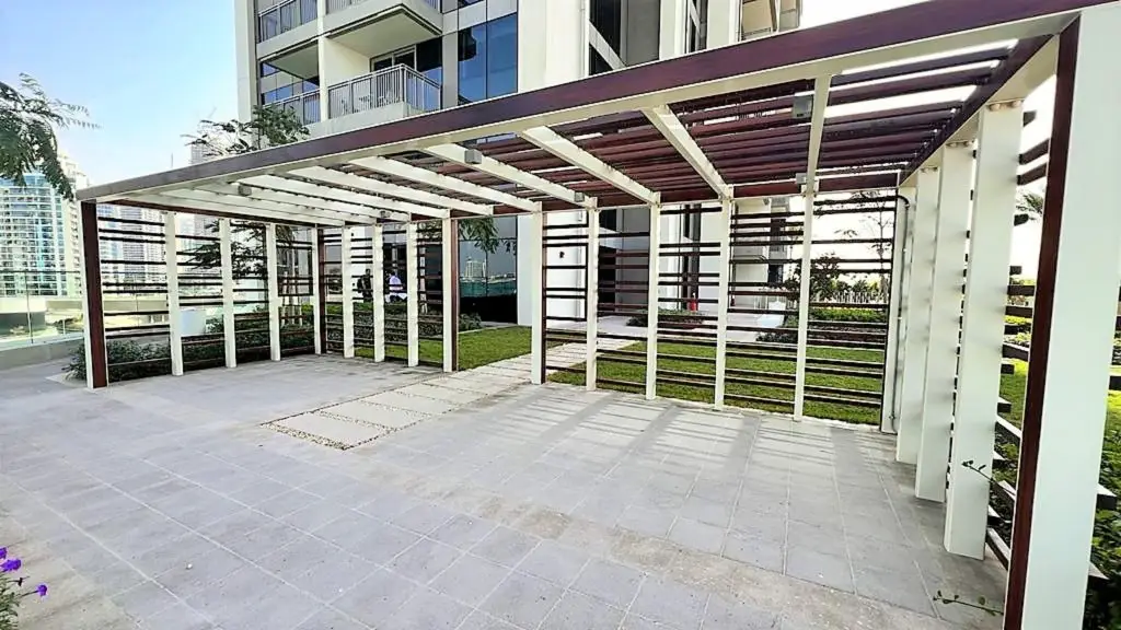 Stunning apartment beach front with balcony Dubai Marina — фото 1
