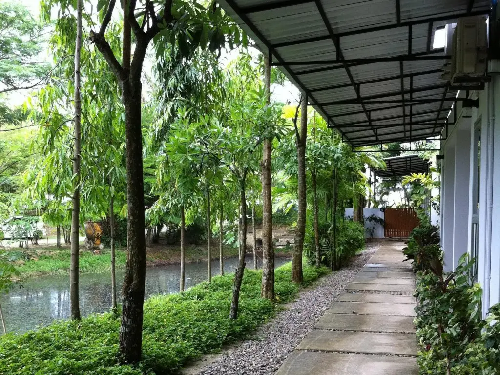 Тхаланг: Apartment Chaofa West On The Pond