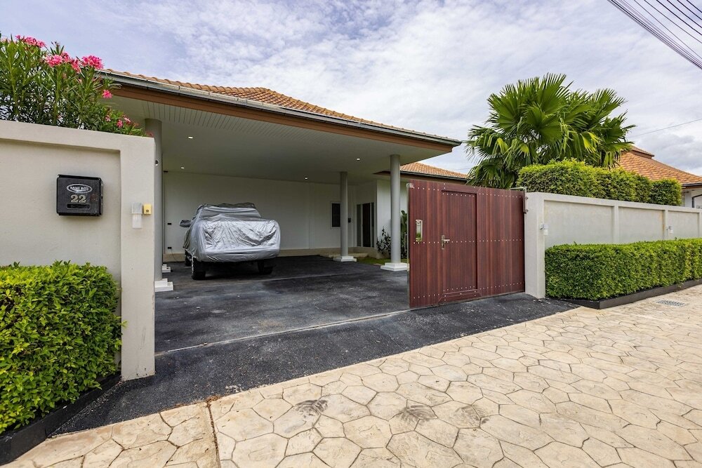 Modern 3 Bedroom Pool Villa MP22 — фото 1