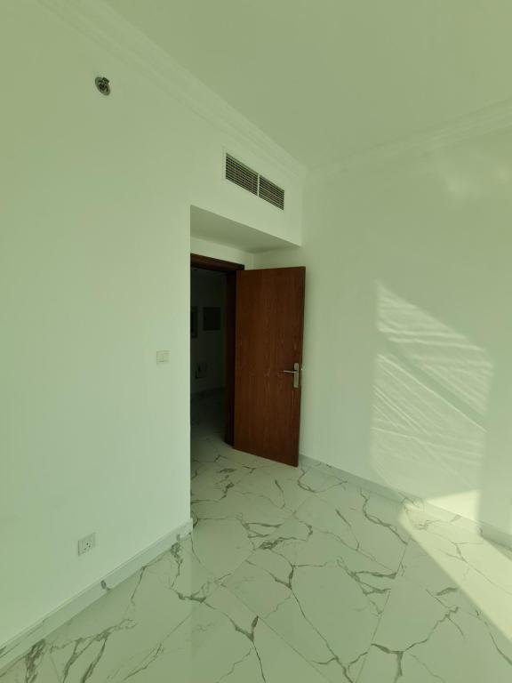 Шарджа: Ajman 1403