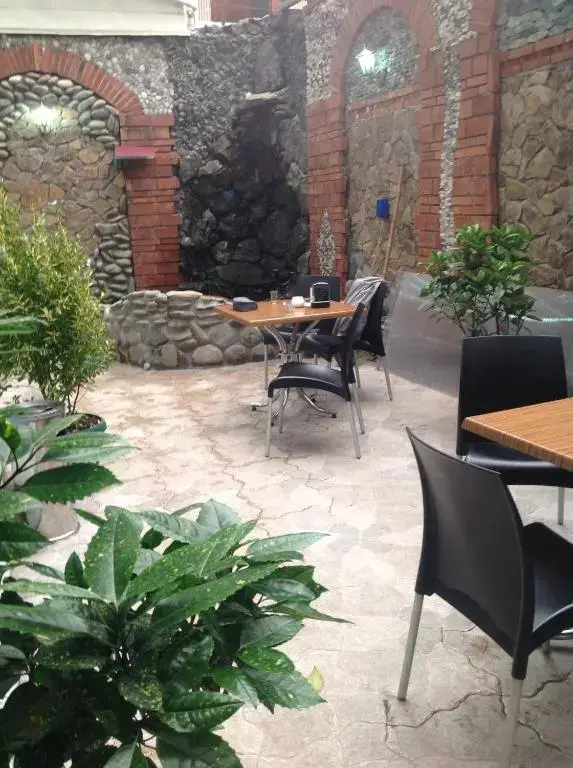 Батуми: Kazbegi Hotel