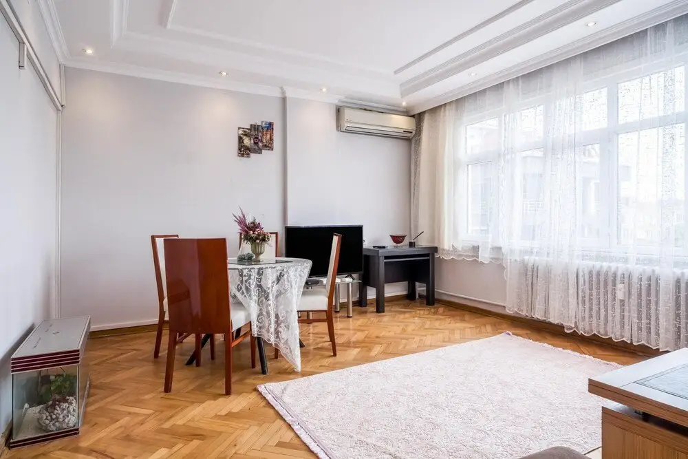 Centrally Located Spacious Modern Flat In Bakirkoy — фото 1