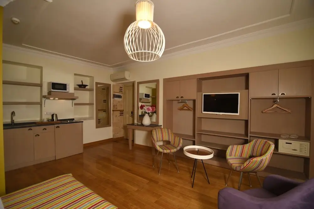 Анталья: Colorful Studio Flat with near Hadrian s Gate