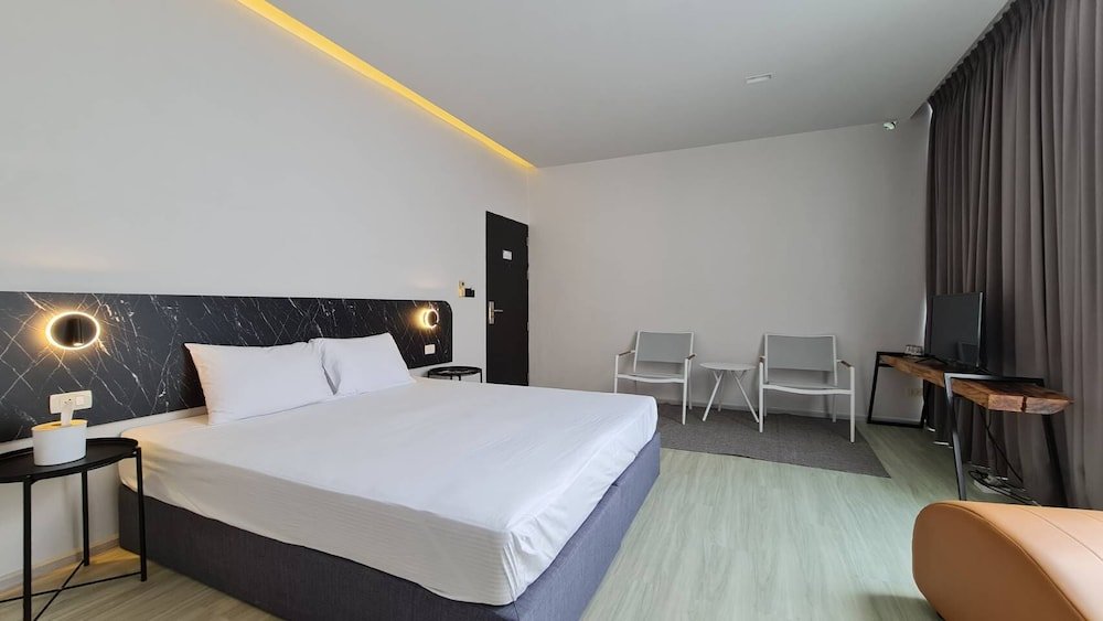 Муанг: Innlux Phuket