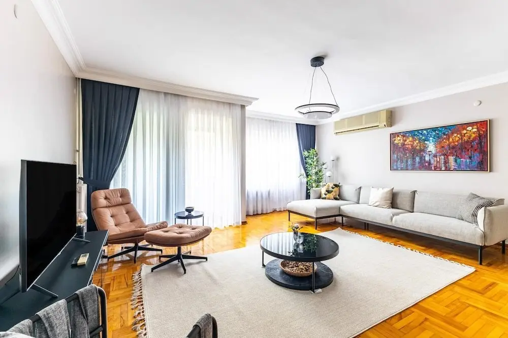 Chic Spacious Flat w Balcony 5 min to Moda Coast — фото 1