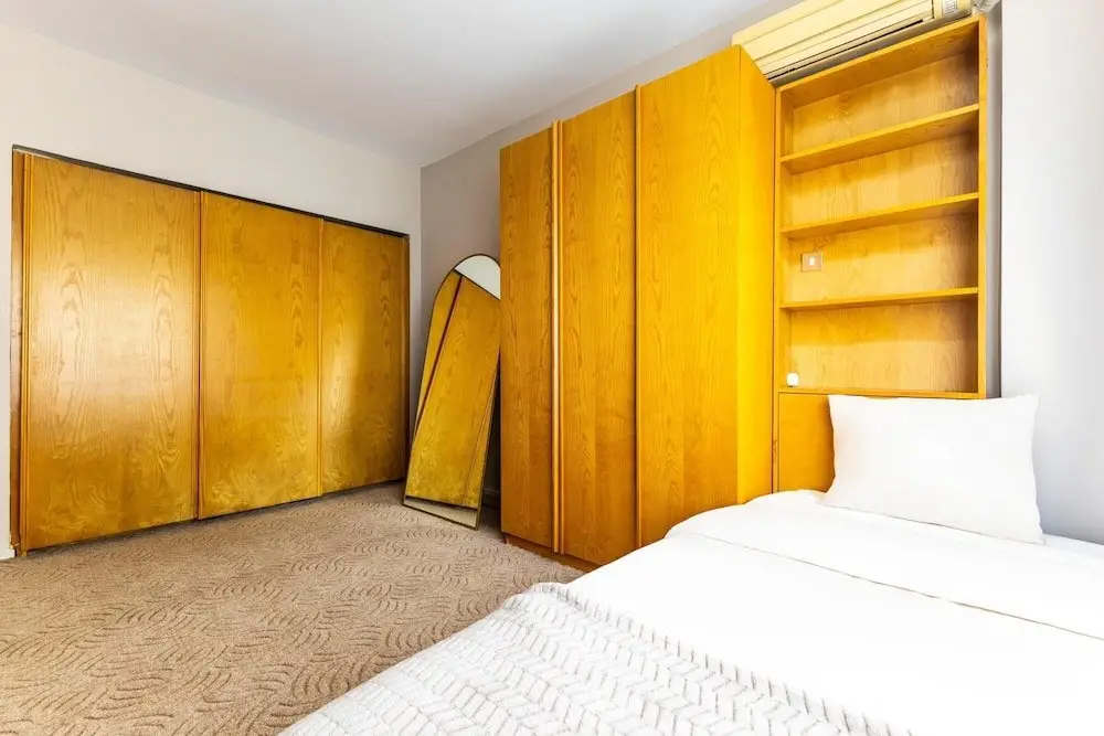Стамбул: Chic Spacious Flat w Balcony 5 min to Moda Coast