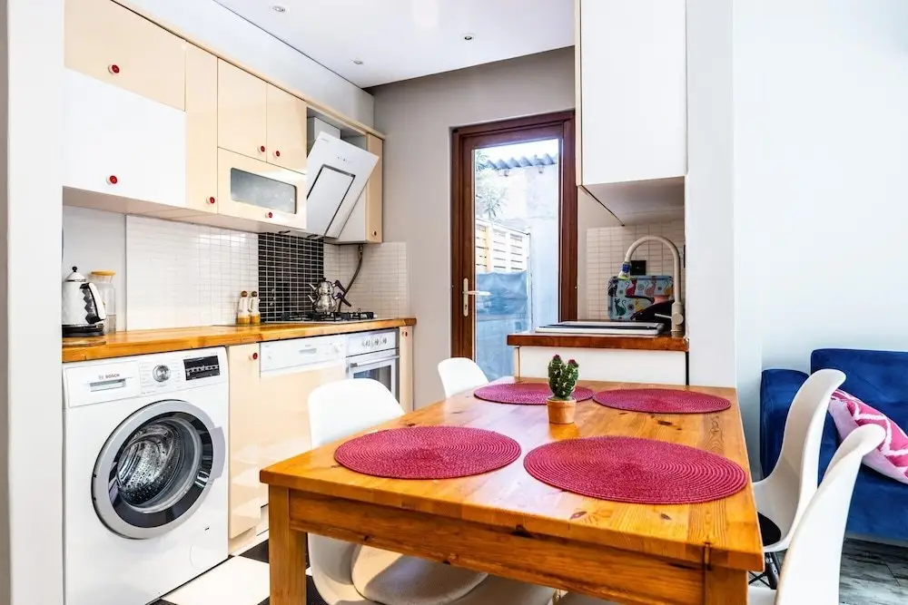 Стамбул: Flat w Garden 10 min to Bull Statue in Kadikoy