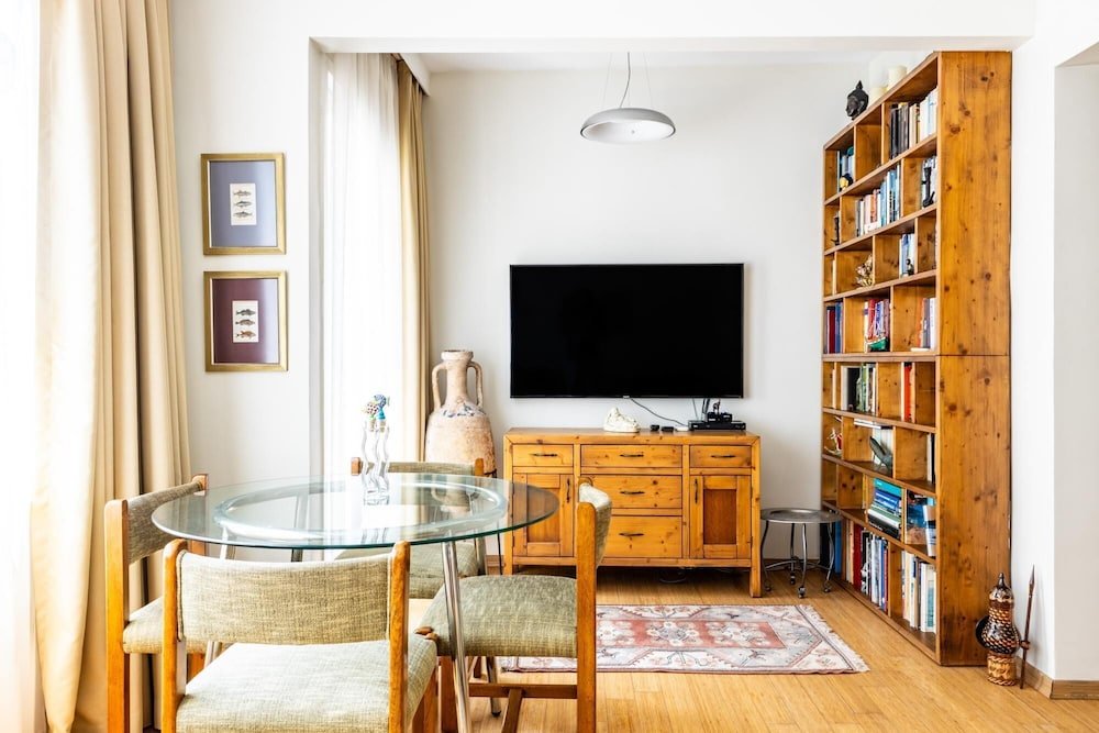 Стамбул: Elegant Flat w Terrace 15 min to Galata Tower