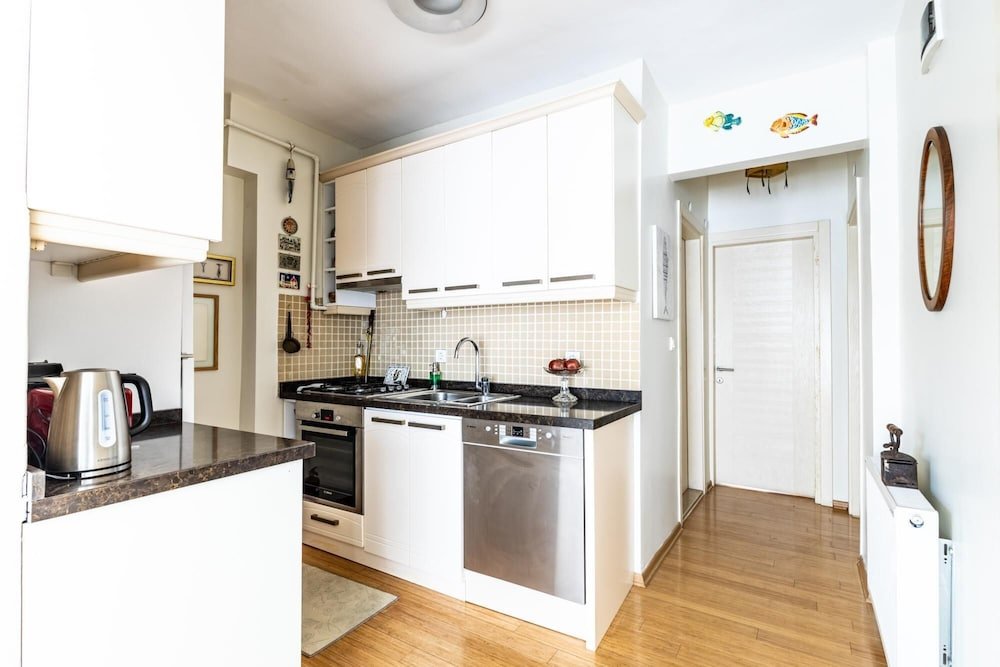 Стамбул: Elegant Flat w Terrace 15 min to Galata Tower