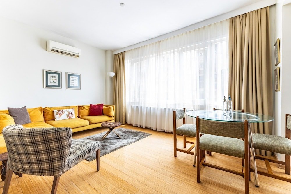 Стамбул: Elegant Flat w Terrace 15 min to Galata Tower
