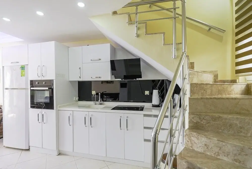 Аксу: Chic Villa w Patio 5 min to Beach in Antalya