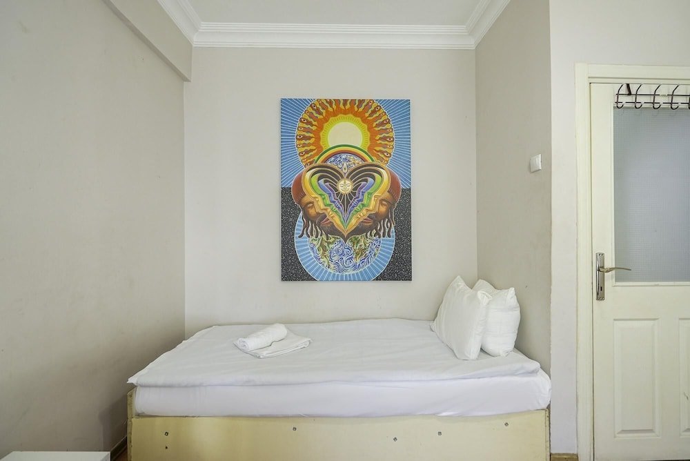 Анталья: Cozy Flat w Balcony 10 min to Beach in Antalya