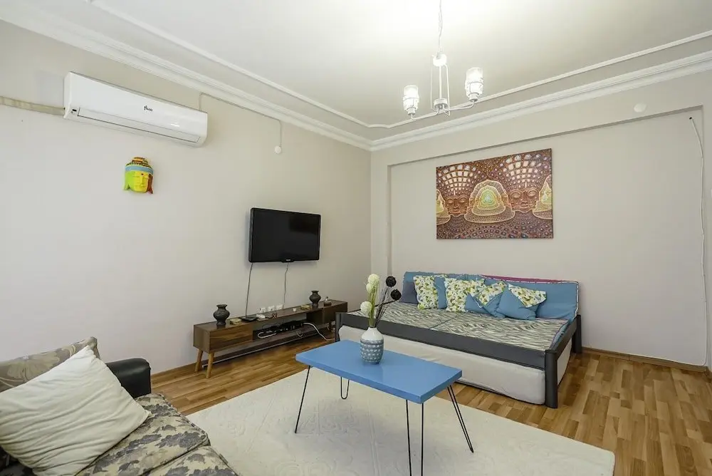 Анталья: Cozy Flat w Balcony 10 min to Beach in Antalya