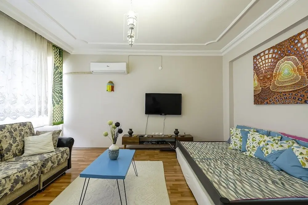 Анталья: Cozy Flat w Balcony 10 min to Beach in Antalya