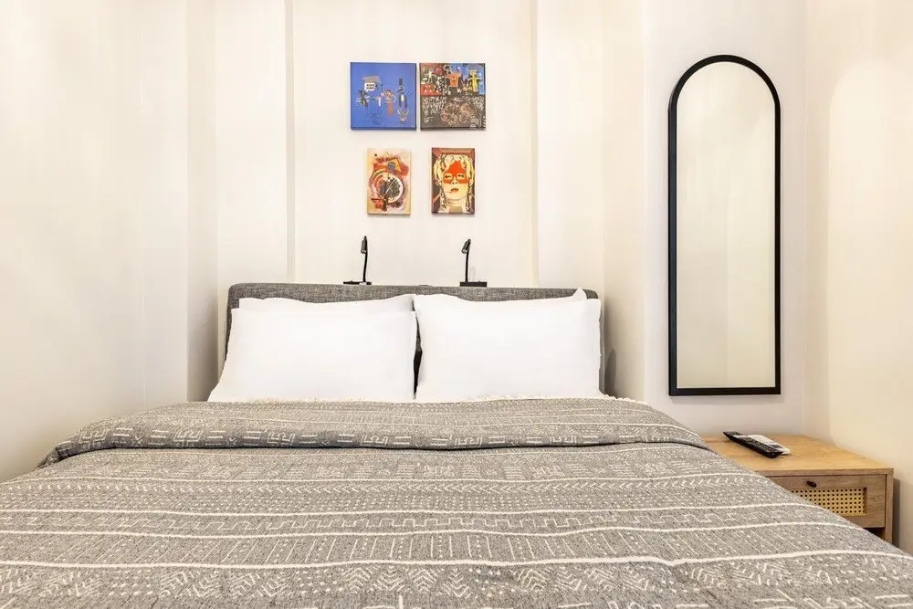 Стамбул: Chic Flat w French Balcony 10 min to Galata Tower