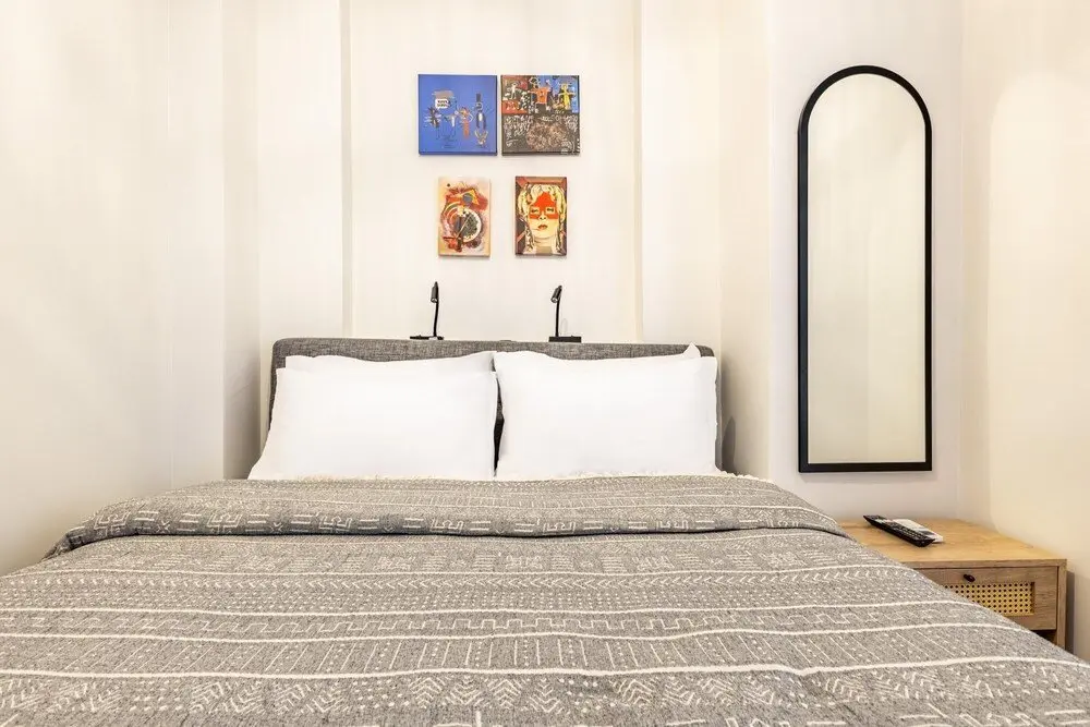 Стамбул: Chic Flat w French Balcony 10 min to Galata Tower