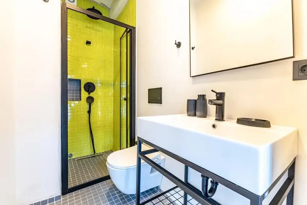 Стамбул: Chic Flat w French Balcony 10 min to Galata Tower
