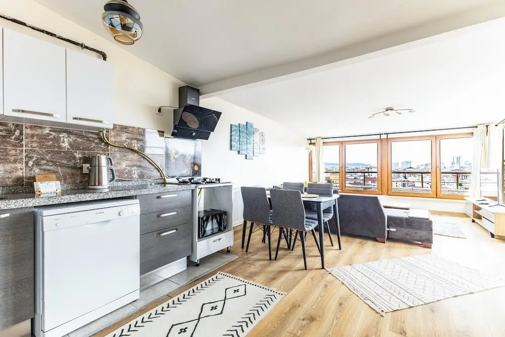 Стамбул: City View Flat w Terrace 10 min to Buyaka Mall