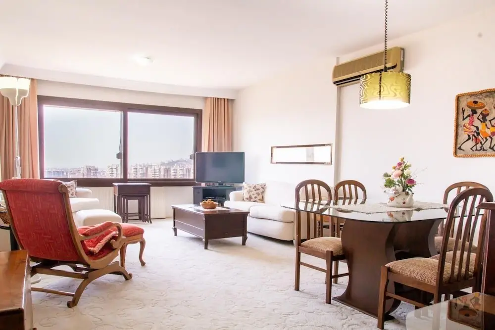 Измир: Flat w Balcony 10 min to Karsiyaka Coast in Izmir