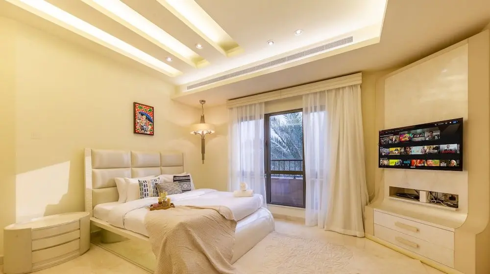 Дубай: Manzil - Signature 6BR Pool Villa in Palm Jumeirah
