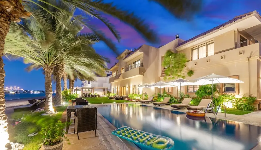 Дубай: Manzil - Signature 6BR Pool Villa in Palm Jumeirah
