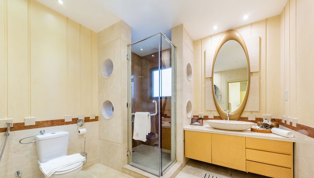 Дубай: Manzil - Signature 6BR Pool Villa in Palm Jumeirah