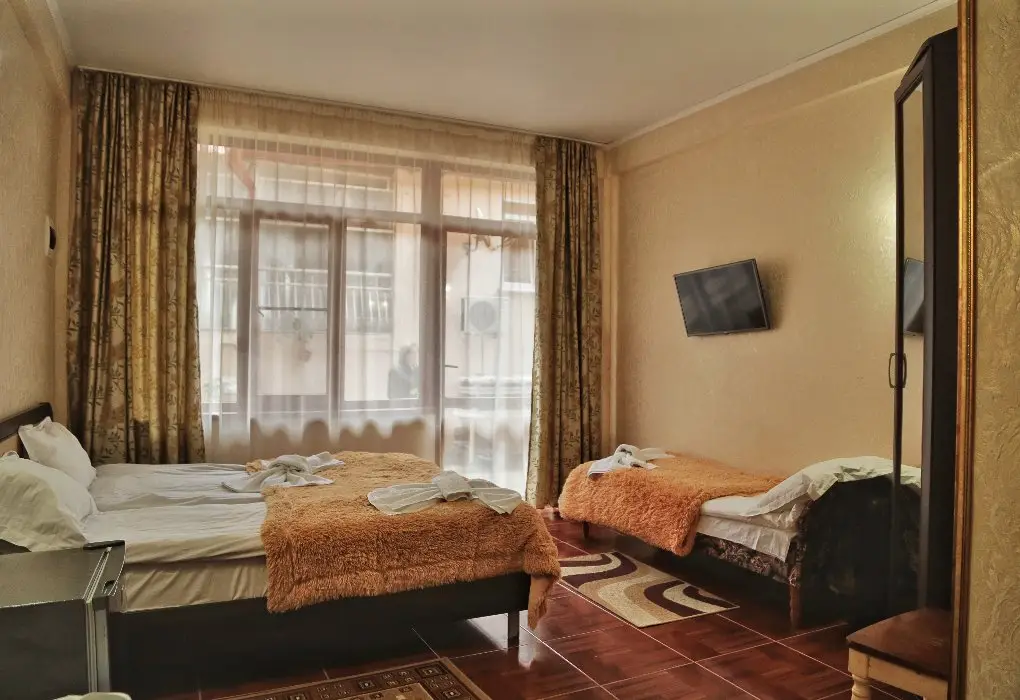 Гагра: "Hometel Ilana"