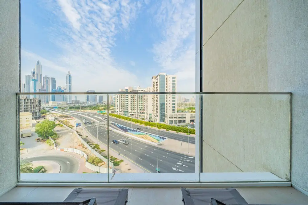 Дубай: JLT - Banyan Tree 703