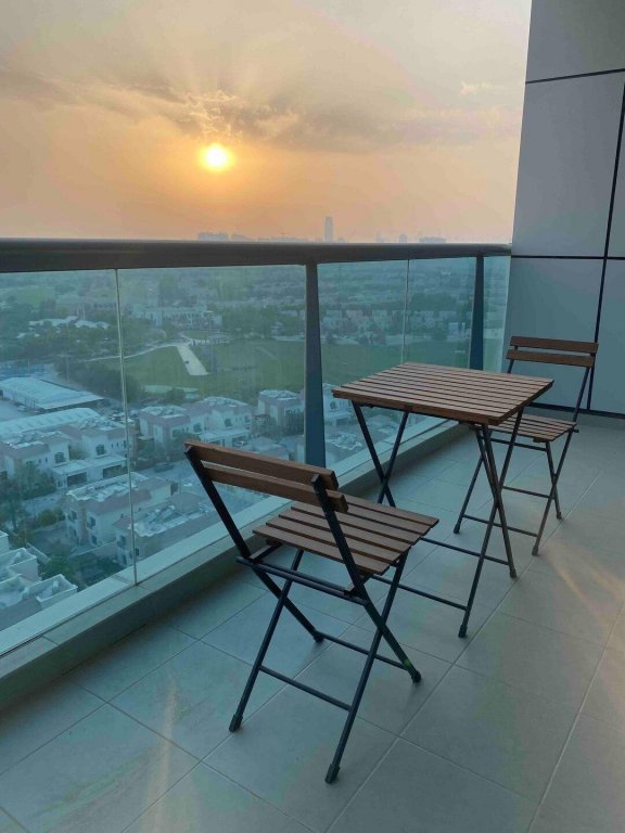 Дубай: Luxurious 1-Bedroom Rental with Golf Course view