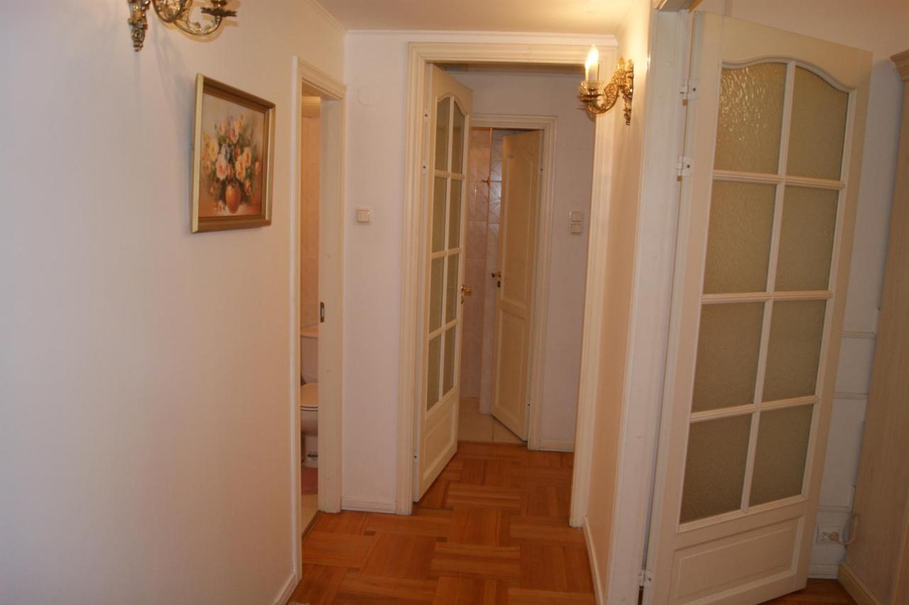 Санкт-Петербург: Apartment Aquamarine on Rubinshteyna