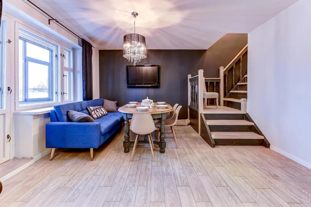 Санкт-Петербург: Квартира - дом 8 и 9 этаж 150 кв.м.