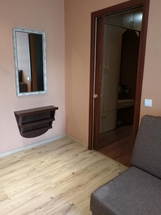 Санкт-Петербург: Apartment on Kondratyevskiy 51/1
