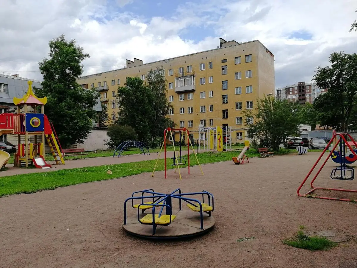 Санкт-Петербург: Apartment on Kondratyevskiy 51/1