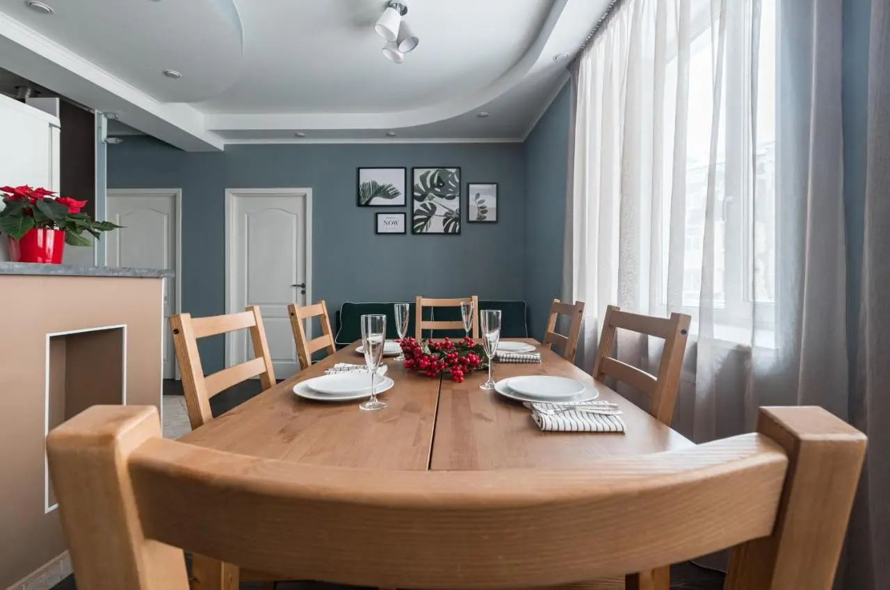 Санкт-Петербург: Live on Nevsky 3 bedrooms apartment