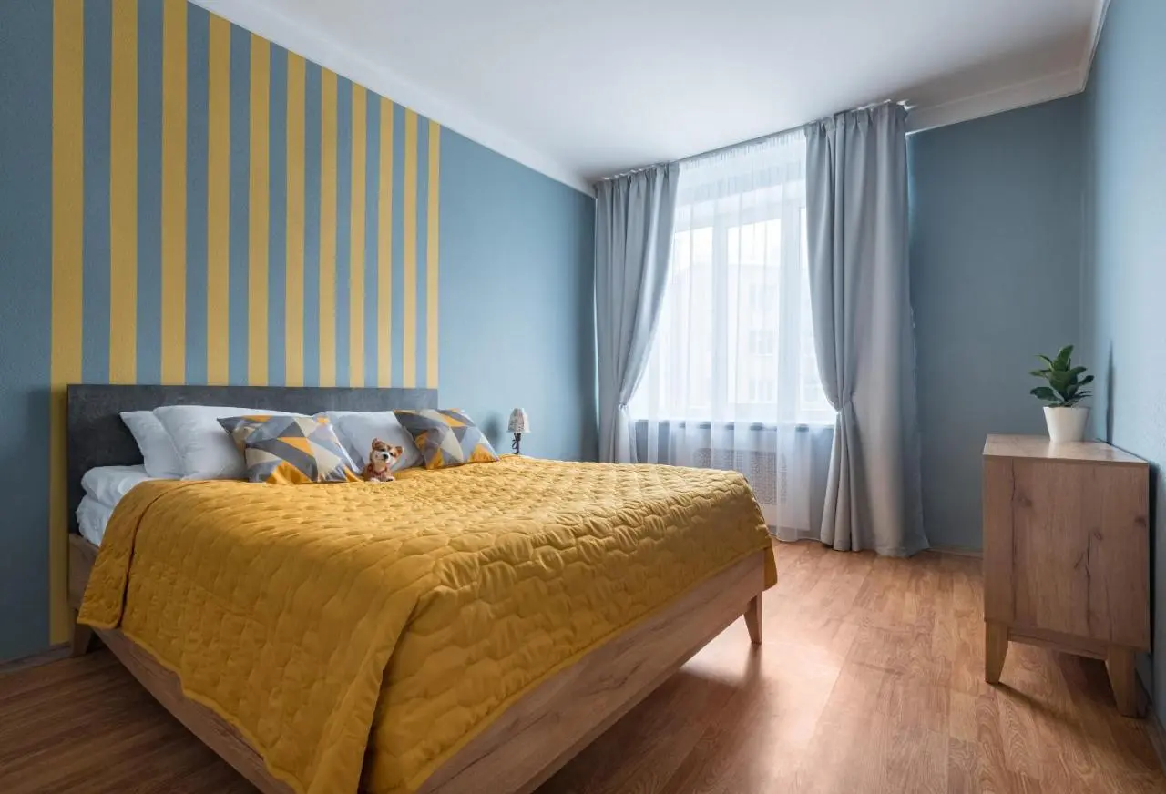 Санкт-Петербург: Live on Nevsky 3 bedrooms apartment