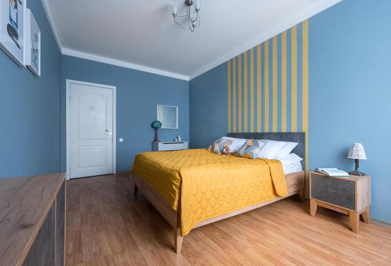 Санкт-Петербург: Live on Nevsky 3 bedrooms apartment