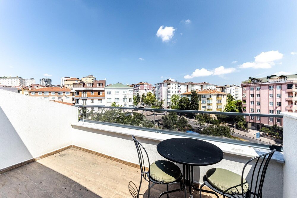 Стамбул: Superb Duplex Flat With Terrace in Umraniye