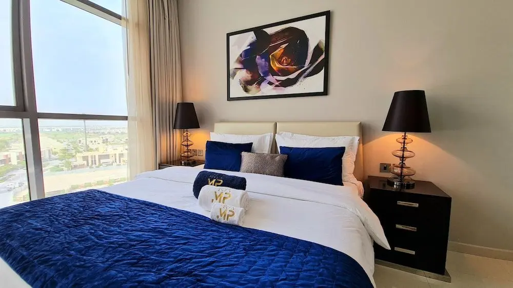 Дубай: Marco Polo - Exquisite Apt amidst Golf Courses with Gym & Pool