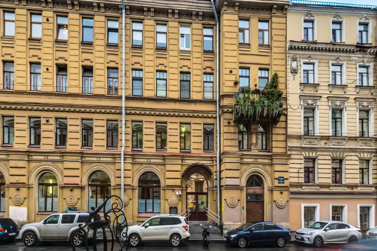 Санкт-Петербург: Travelto Griboedova 37