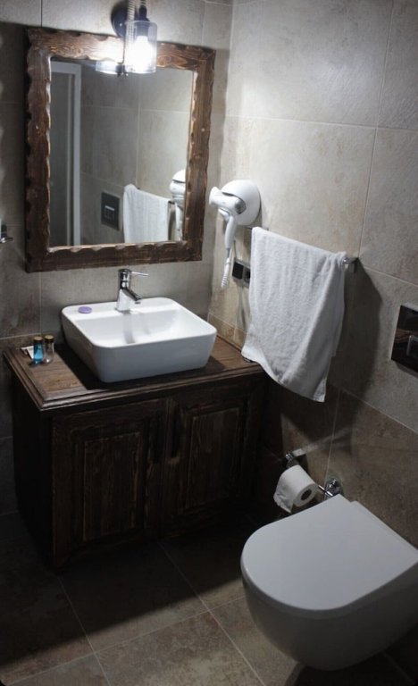 Аванос: Red River Luxury Suites