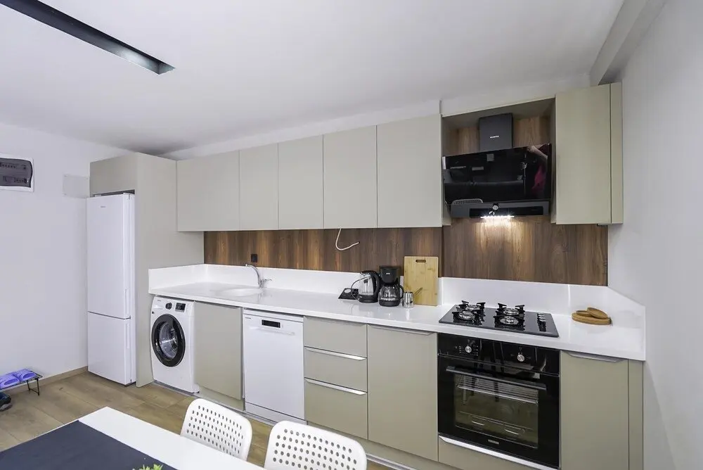Гёйнюк: Modern Flat w Balcony 5 min to Beach in Kemer