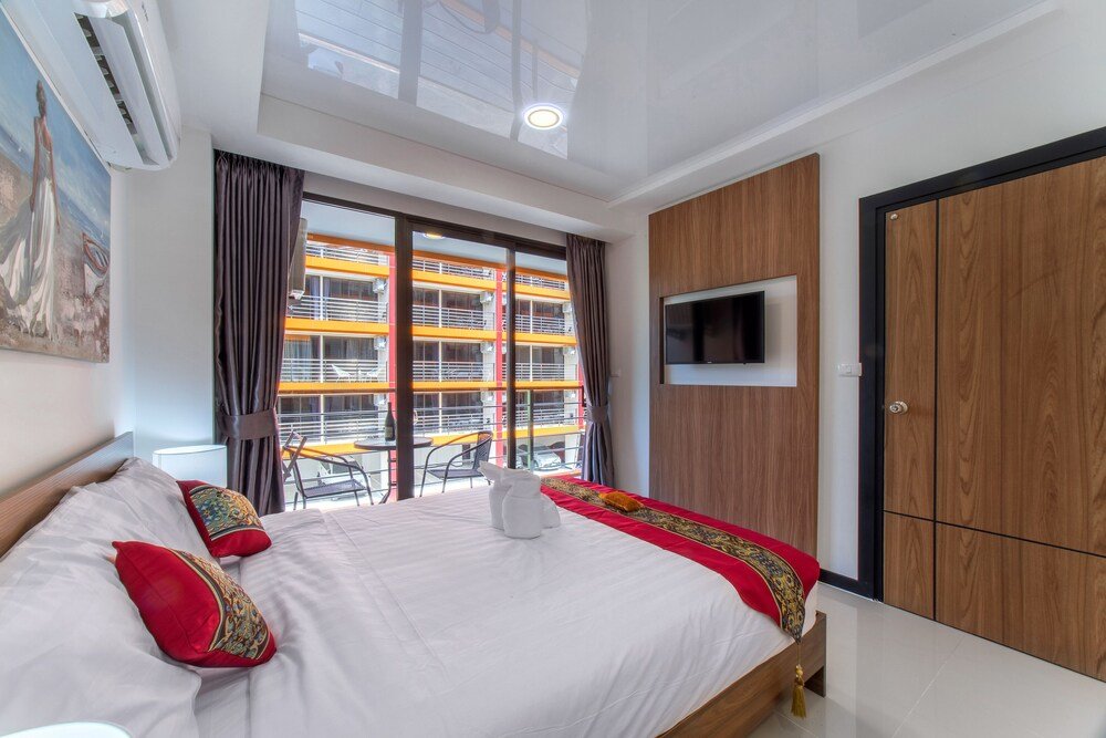 Муанг: Naiharn Sea Condominium S311