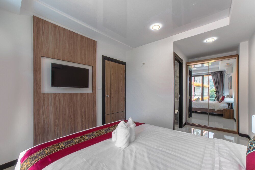 Муанг: Naiharn Sea Condominium S402