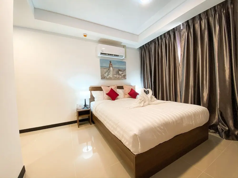 Муанг: Naiharn Sea Condominium P210