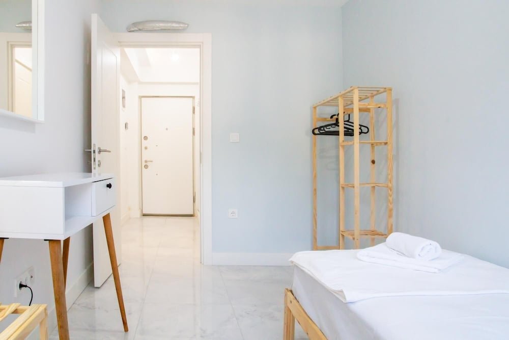 Милас: Sleek Flat w Garden 5 min to Beach in Milas