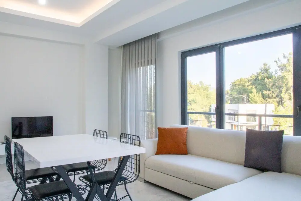 Милас: Sleek Flat w Garden 5 min to Beach in Milas
