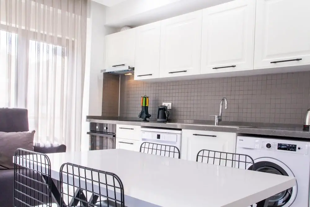 Милас: Modern Flat w Garden 5 min to Beach in Milas