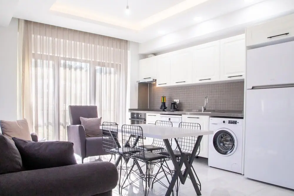 Милас: Modern Flat w Garden 5 min to Beach in Milas