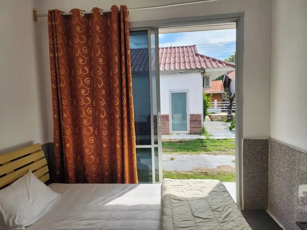 Нонг Нам Дэнг: Nipa House Khoayai Villa