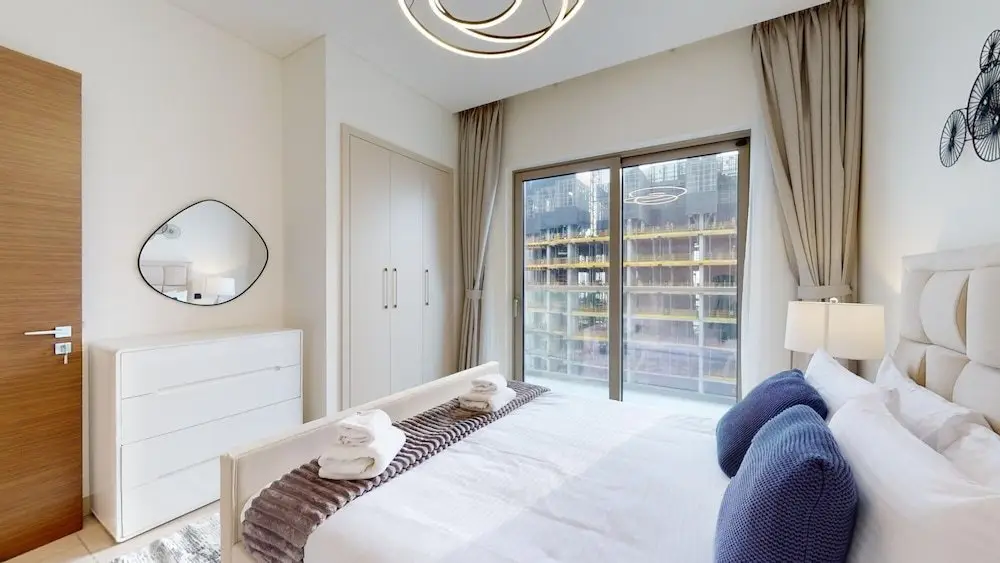 Дубай: Al Meydan Creek Vista Reserve A 2507 (No Front Desk)